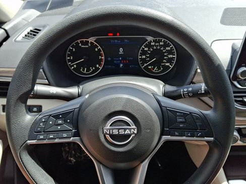 Certified 2023 Nissan Altima 2.5 SV FWD image 18