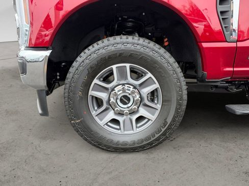 New 2026 Ford F250 Lariat w/ FX4 Off-Road Package image 14