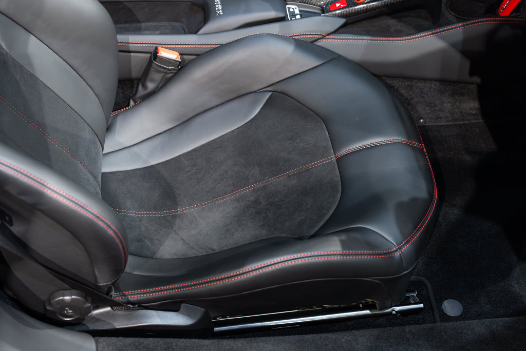 Certified 2021 Ferrari F8 Tributo RWD image 46