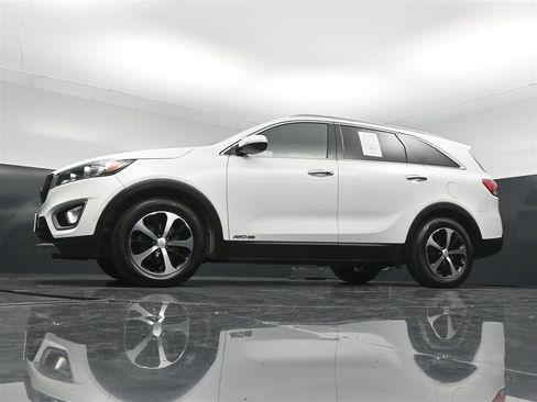 Used 2017 Kia Sorento EX AWD/4WD image 27