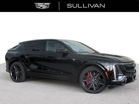 New 2026 Cadillac Lyriq V image 2