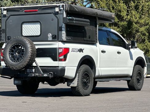Used 2021 Nissan Titan PRO-4X w/ Pro-4x Convenience Package AWD/4WD image 4