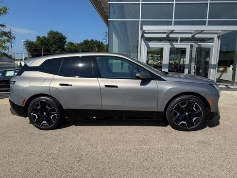 Used 2025 BMW iX xDrive50 AWD/4WD image 2