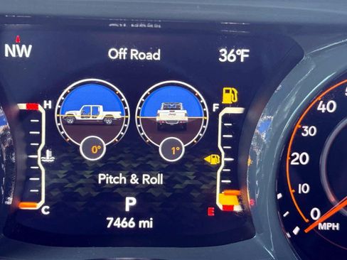 Used 2023 Jeep Gladiator Sport image 22