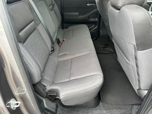 Certified 2022 Nissan Frontier SV image 15