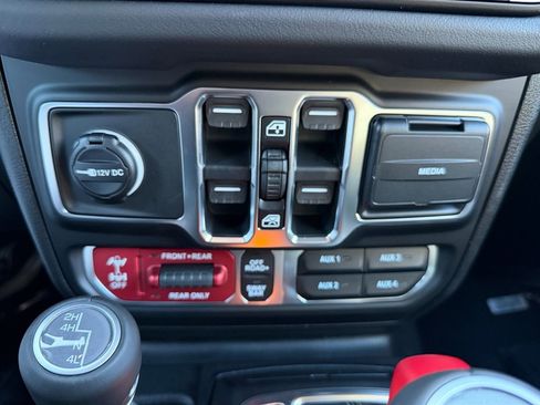 New 2026 Jeep Wrangler Unlimited Rubicon image 16