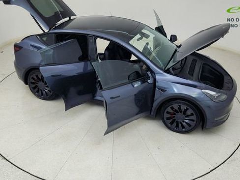 Used 2023 Tesla Model Y Performance image 81