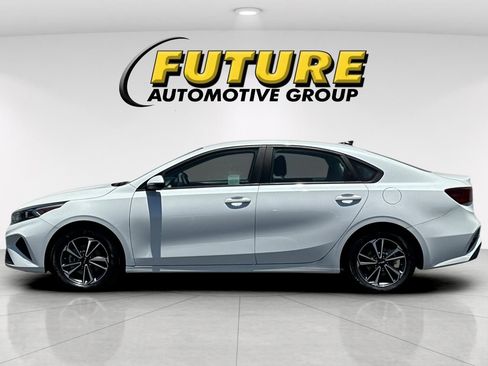 Certified 2023 Kia Forte LXS w/ LXS Technology Package FWD image 7