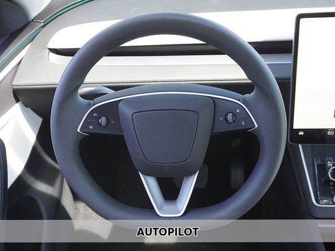 Used 2026 Tesla Model Y Long Range AWD/4WD image 3