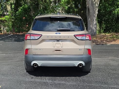 Used 2020 Ford Escape Titanium FWD image 7