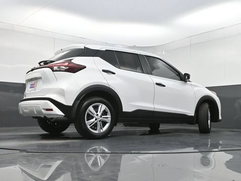 Used 2025 Nissan Kicks Play S FWD image 28