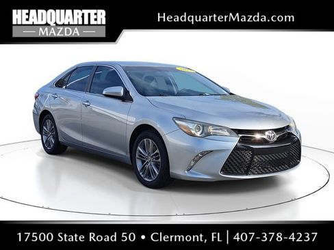 Used 2015 Toyota Camry SE image 1