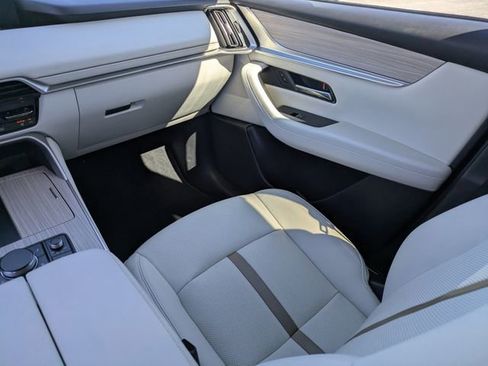 Used 2024 MAZDA CX-90 3.3 Turbo S w/ Premium Package image 16