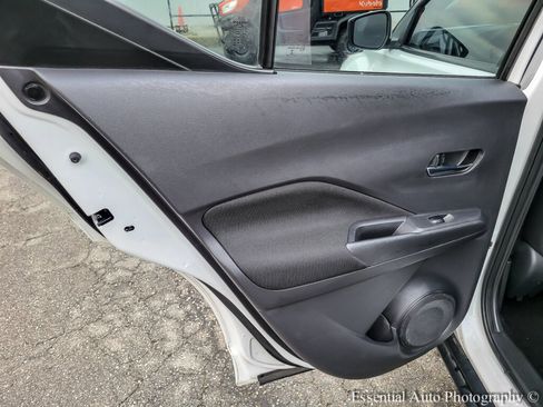 Used 2021 Nissan Kicks SV image 26