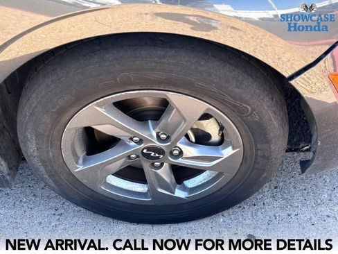 Used 2022 Kia K5 LXS FWD image 7