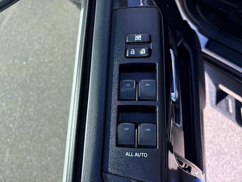 Used 2019 Toyota 4Runner TRD Off-Road image 11