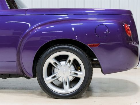 Used 2004 Chevrolet SSR w/ Preferred Equipment Group RWD image 4