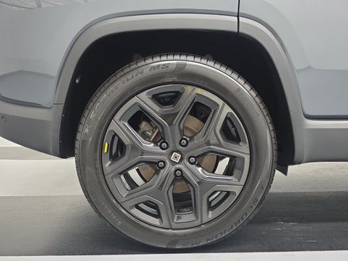 Used 2025 Rivian R1S Adventure AWD/4WD image 12