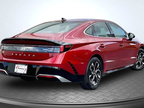 Used 2025 Hyundai Sonata SEL FWD image 2