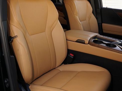 Used 2026 Lexus LX 600 4WD w/ Luxury Package image 10