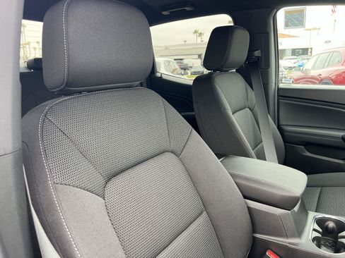 New 2026 GMC Canyon Elevation w/ LPO, Black Badging Package RWD image 30