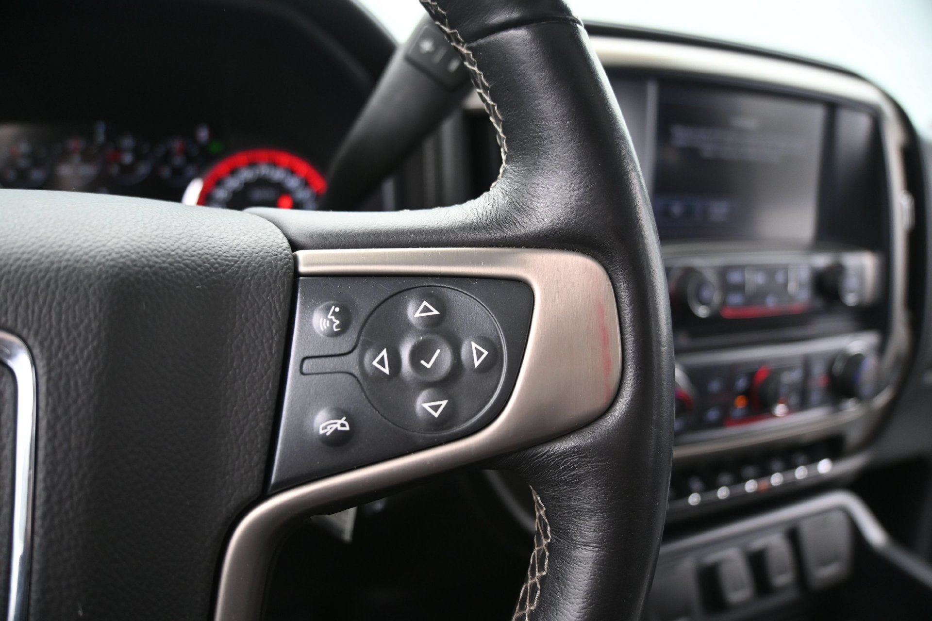 Used 2016 GMC Sierra 2500 Denali w/ Driver Alert Package AWD/4WD image 24