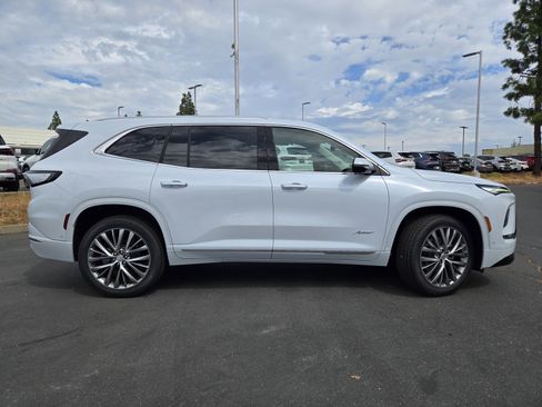 New 2026 Buick Enclave Avenir AWD/4WD image 3