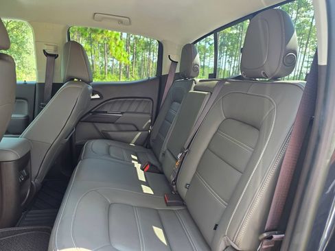 Used 2022 GMC Canyon Denali RWD image 17
