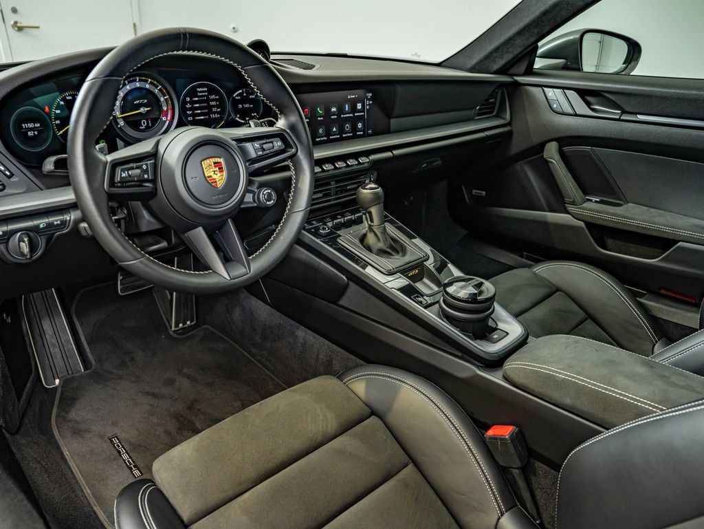 Certified 2022 Porsche 911 GT3 RWD image 4
