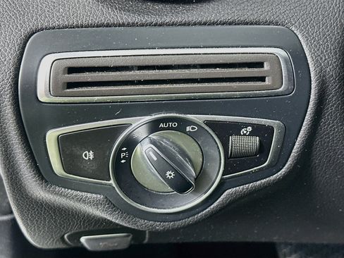 Used 2019 Mercedes-Benz C 300 Sedan image 17