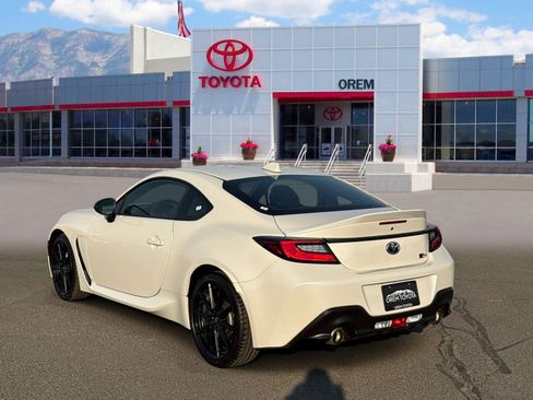 Used 2025 Toyota GR86 Premium w/ ALL Weather Mat Package (TMS) RWD image 5