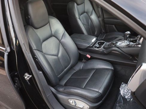 Used 2013 Porsche Cayenne Diesel AWD/4WD image 50