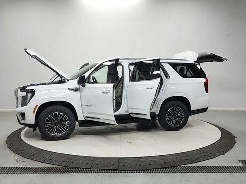 New 2026 GMC Yukon Elevation image 12