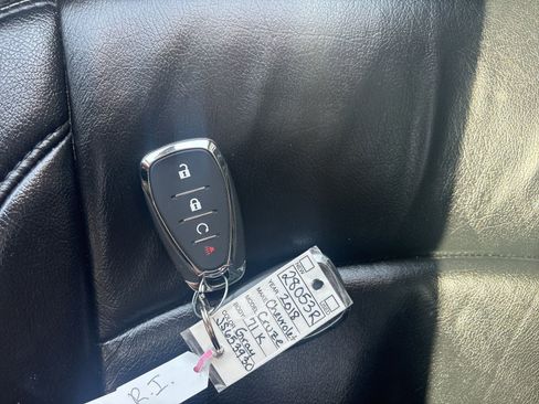 Used 2018 Chevrolet Cruze LT w/ Sun And Sound Package FWD image 35