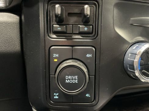Used 2024 Ford F250 Lariat w/ Sport Appearance Package AWD/4WD image 46