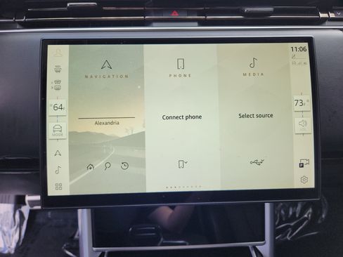 Used 2025 Land Rover Range Rover SE image 17