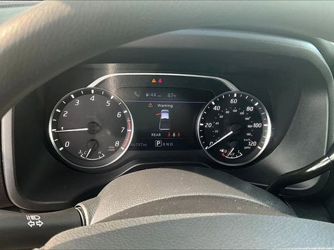 Used 2023 Nissan Titan SV image 25