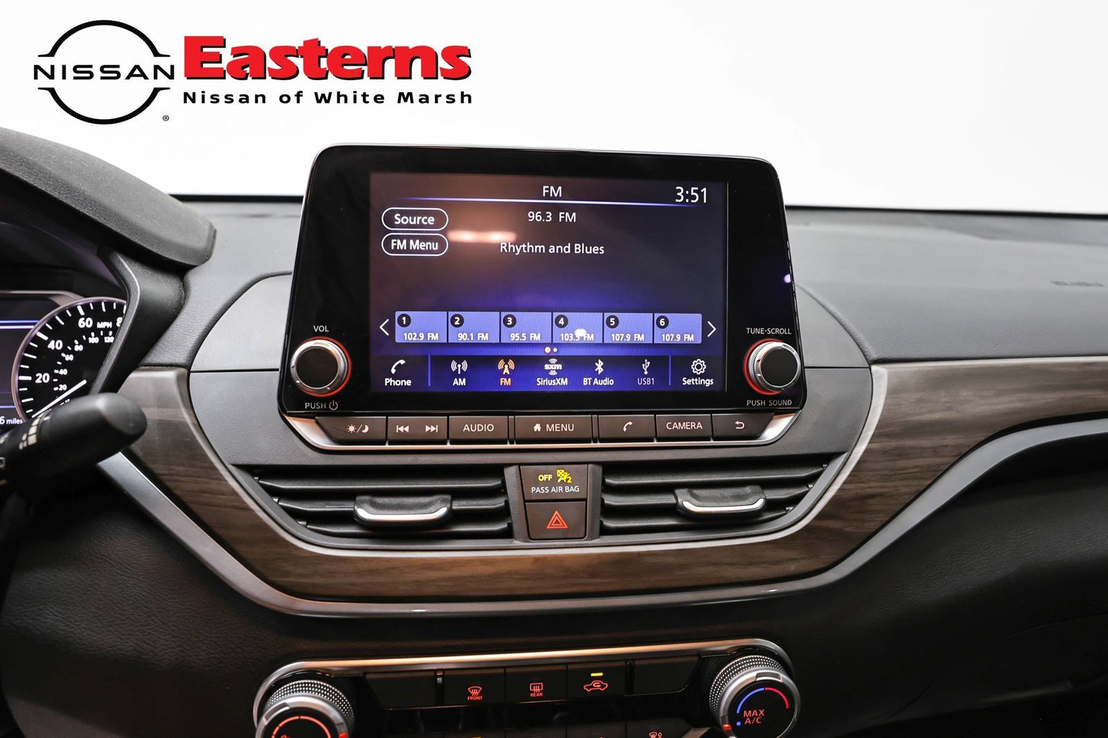 Used 2024 Nissan Altima 2.5 SV AWD/4WD image 12