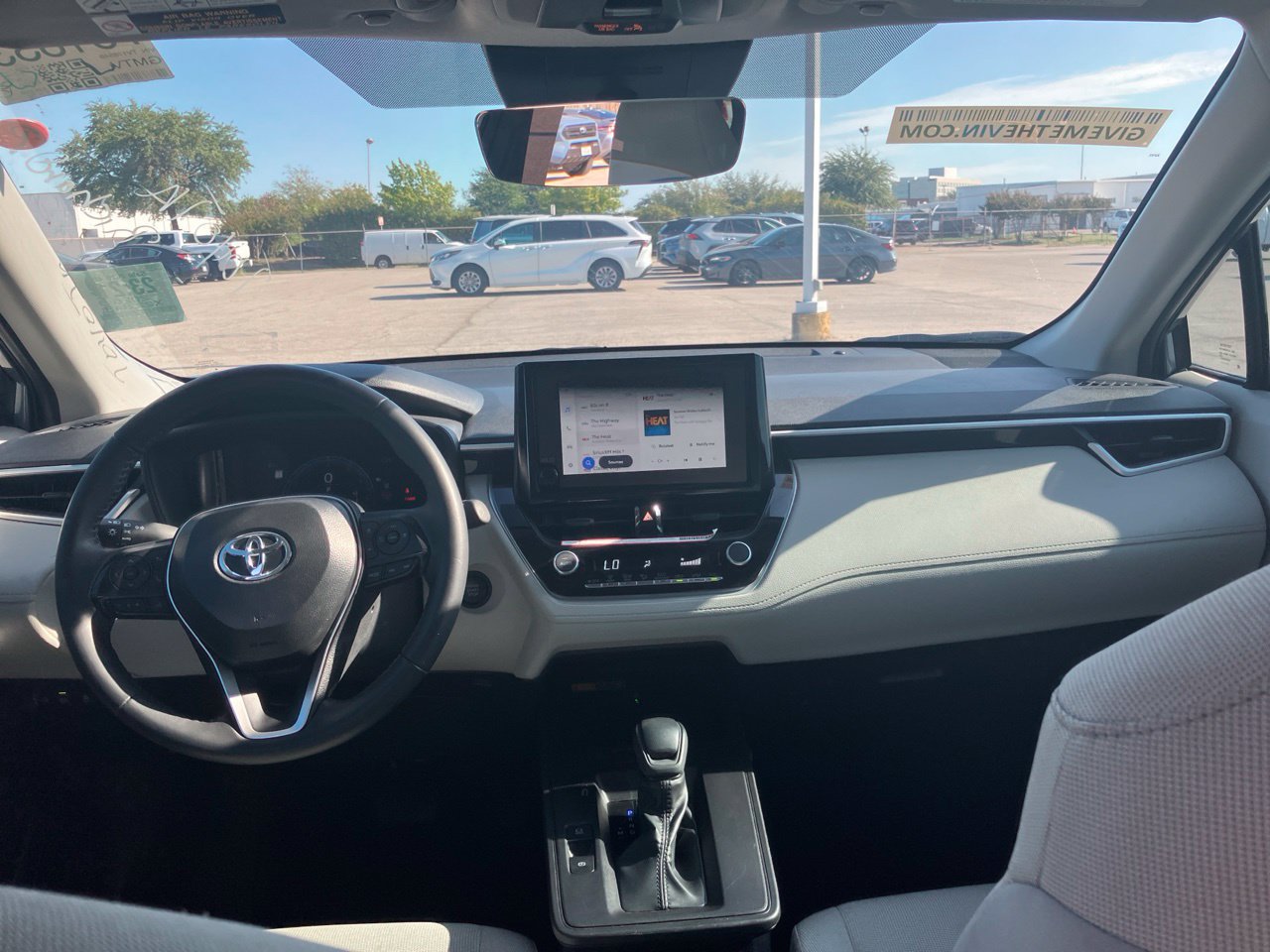 Used 2026 Toyota Corolla Cross LE FWD image 9