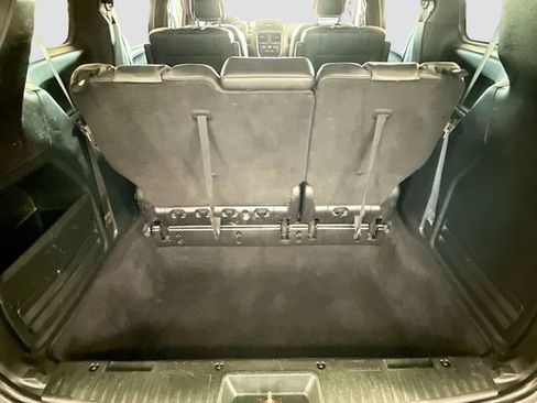 Used 2015 Dodge Grand Caravan SXT image 24