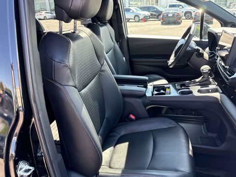 Used 2025 Toyota Sienna XLE Woodland Edition AWD/4WD image 15