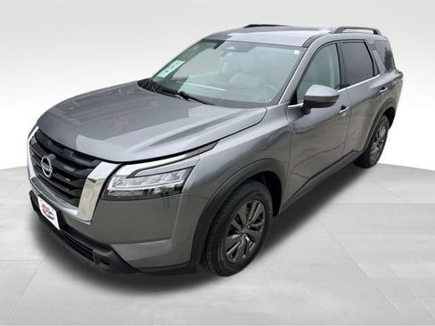 Used 2022 Nissan Pathfinder SV w/ Cargo Package AWD/4WD image 2