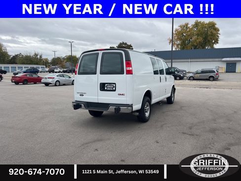 Used 2022 GMC Savana 2500 Work Van w/ Driver Convenience Package image 11