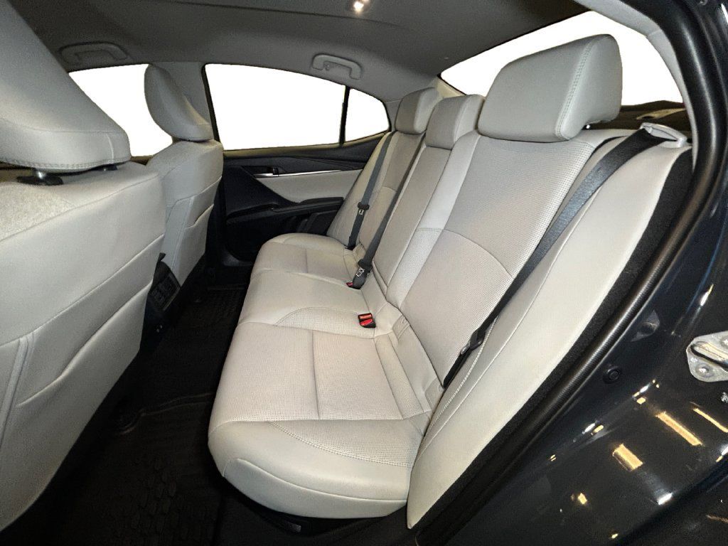 Used 2026 Toyota Camry XLE w/ Preferred Package 2 (TMS) AWD/4WD image 13