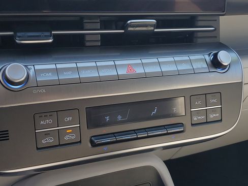 Used 2025 Hyundai Kona SEL image 11