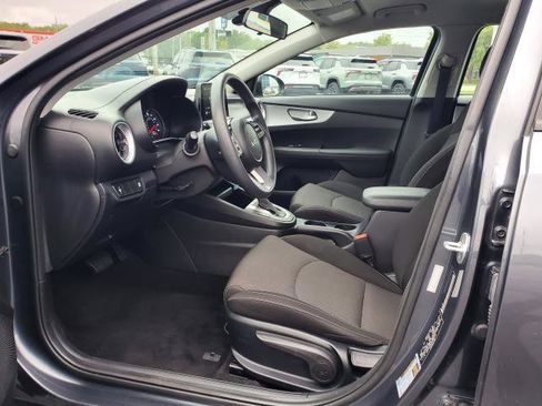 Used 2023 Kia Forte LXS image 8