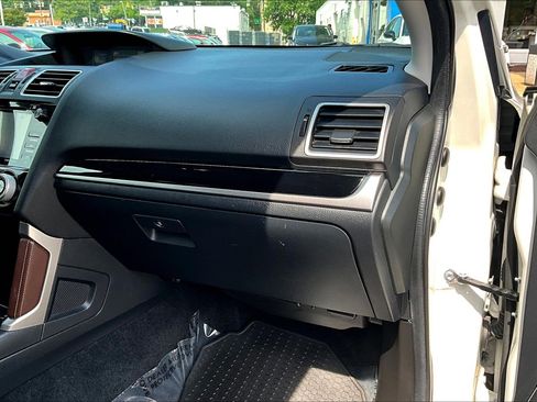 Used 2018 Subaru Forester 2.5i Touring AWD/4WD image 16