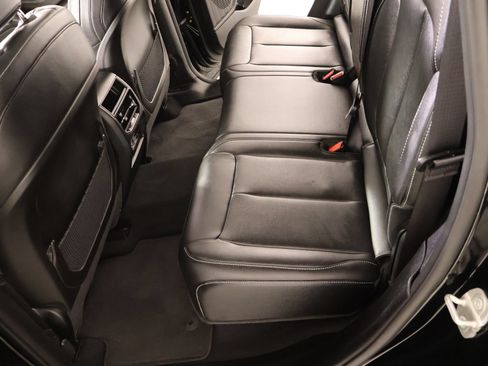 Used 2023 Jeep Grand Cherokee Limited w/ Black Appearance Package AWD/4WD image 13