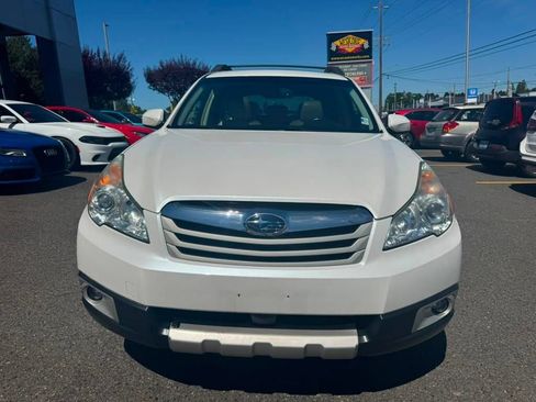 Used 2012 Subaru Outback 3.6R Limited w/ Moonroof Pkg AWD/4WD image 3