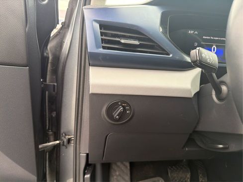 Certified 2023 Volkswagen Taos SE w/ Panoramic Sunroof Package image 20